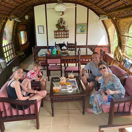 Thara'S Houseboat Hotel Alappuzha Kültér fotó