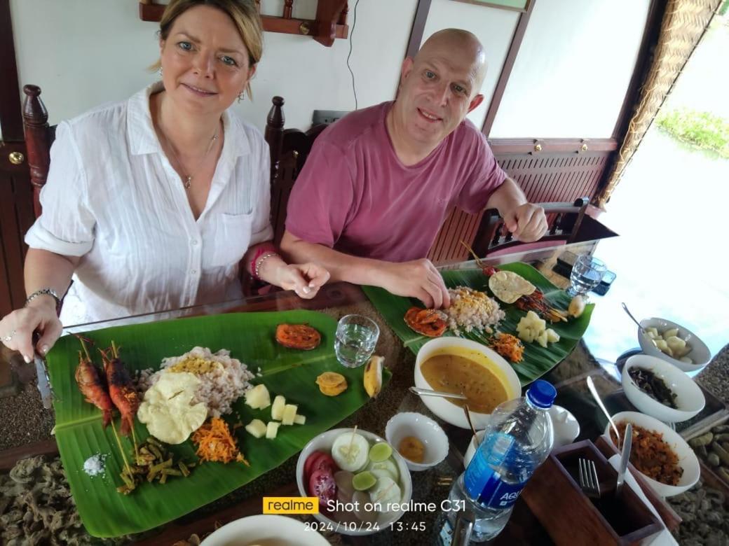 Thara'S Houseboat Hotel Alappuzha Kültér fotó