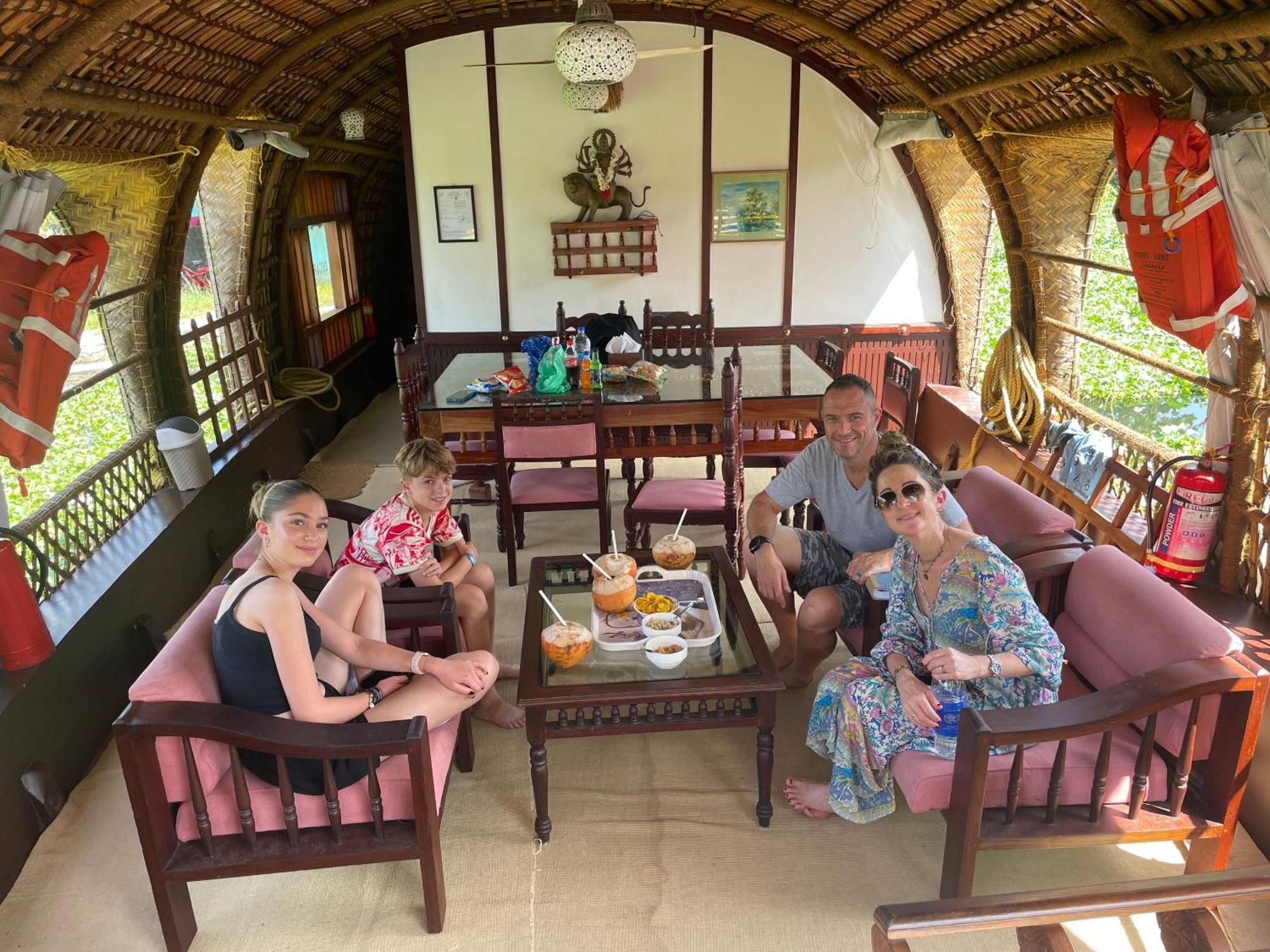 Thara'S Houseboat Hotel Alappuzha Kültér fotó
