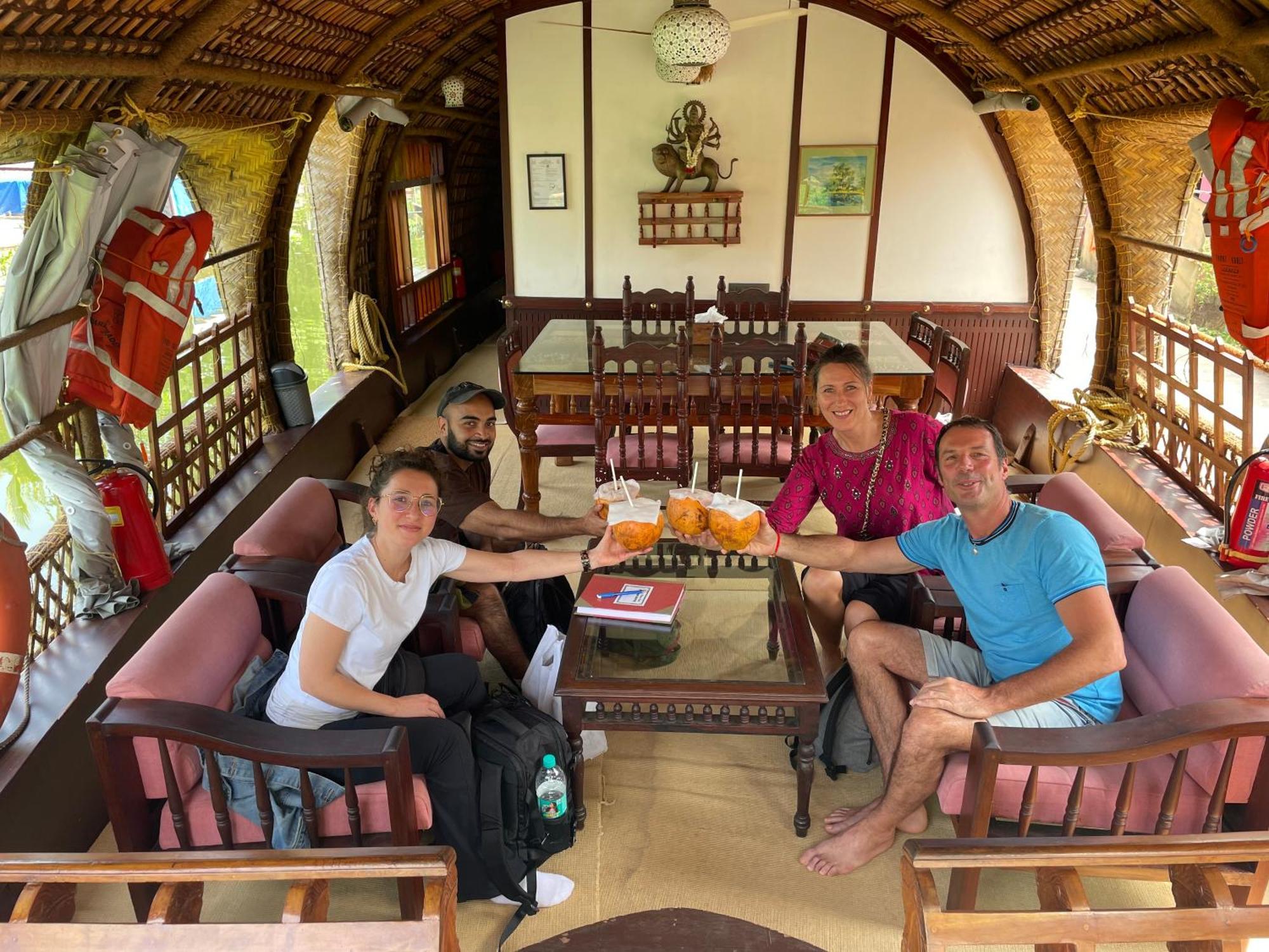 Thara'S Houseboat Hotel Alappuzha Kültér fotó